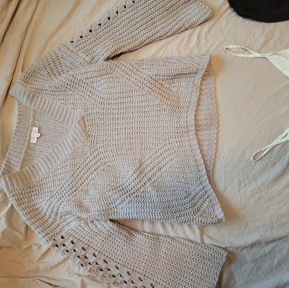 Sweaters - Thick knit sweater- oversize sleeves